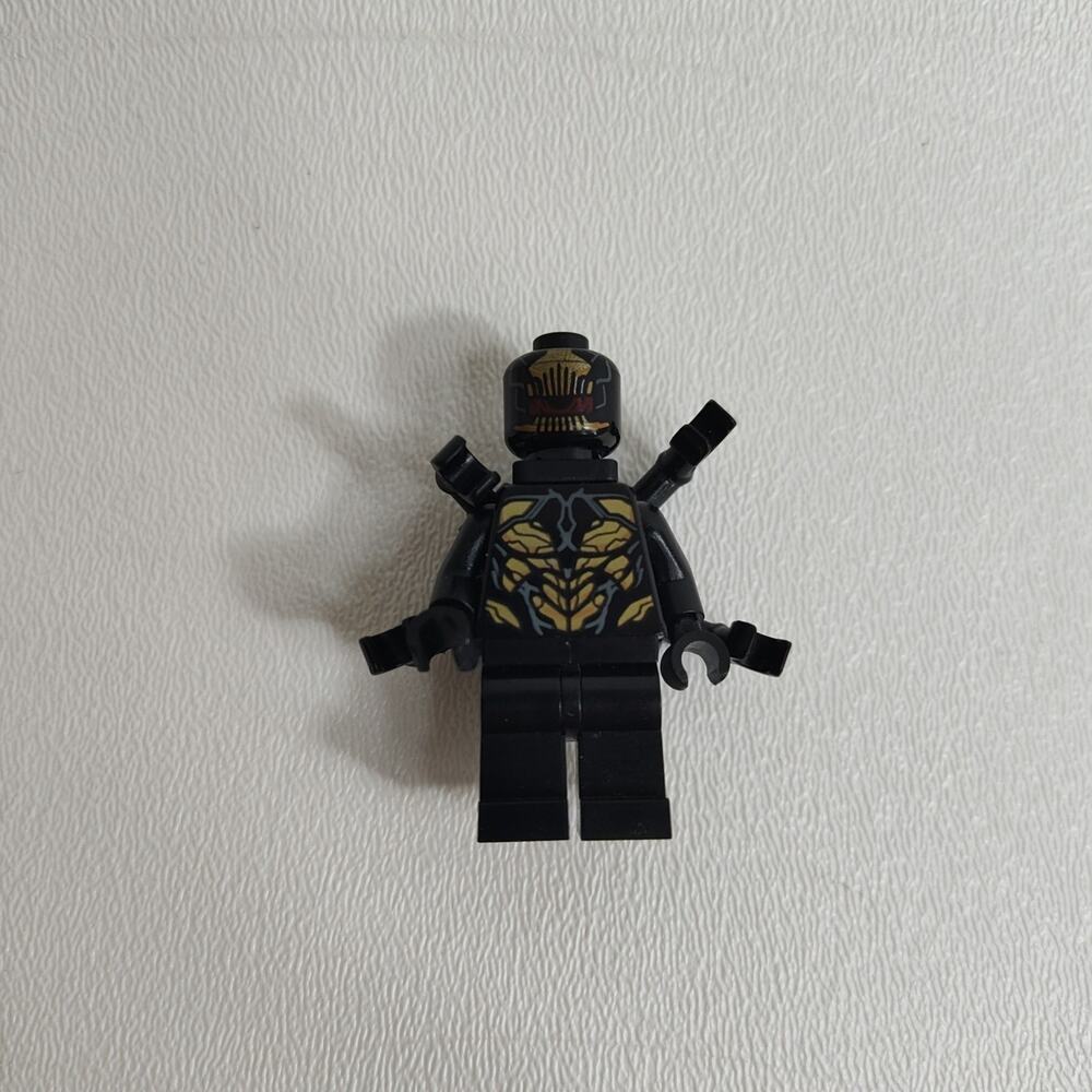 Lego Outrider Minifigure 76101 76131 sh505 Marvel Avengers Super Heroes CMF